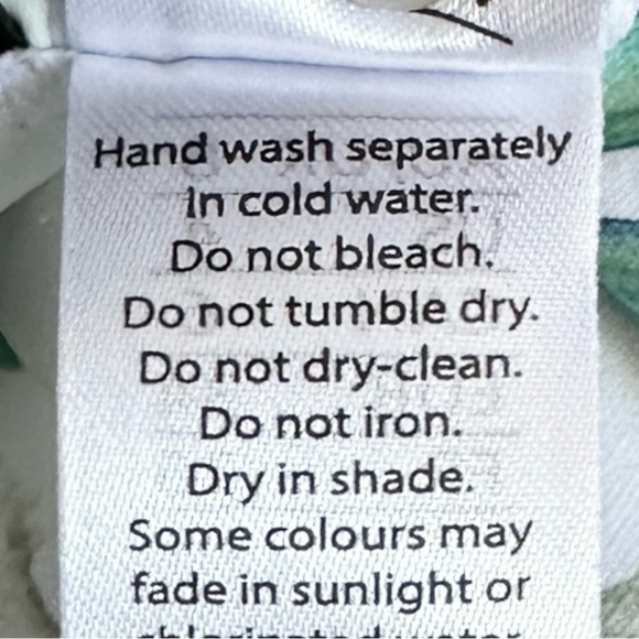 Bond-Eye Niptuck Tankini Swim Top Size 4 NWT Tropical Print Classic Multi Fit - Picture 9 of 10